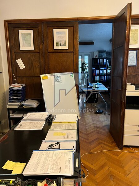 Aviatorilor, Arcul de Triumf, vila interbelica S+P+E+M, 8 camere