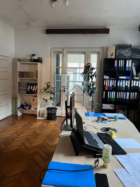Aviatorilor, Arcul de Triumf, vila interbelica S+P+E+M, 8 camere